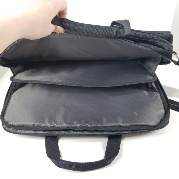 Solo Black Laptop Case Bag - Picture 9 of 13